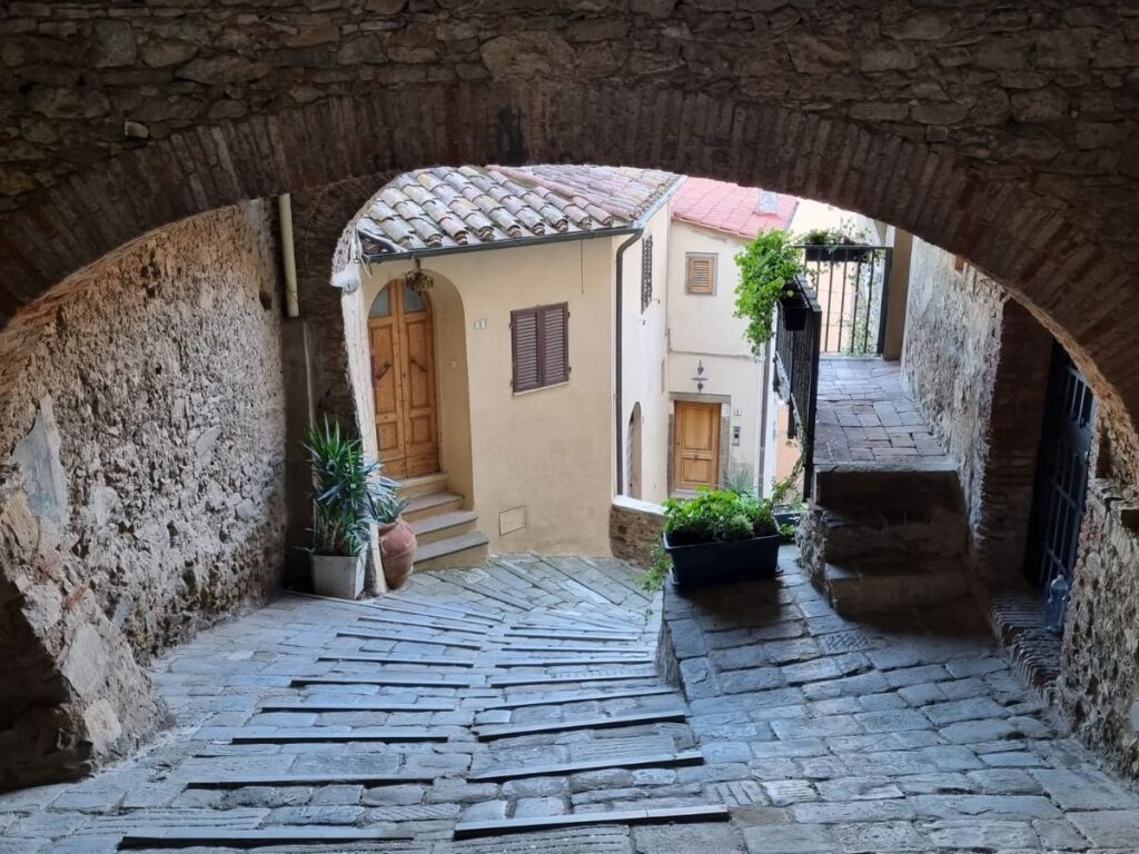 Campiglia marittima 1 - La Gualda Vecchia, podere toscano